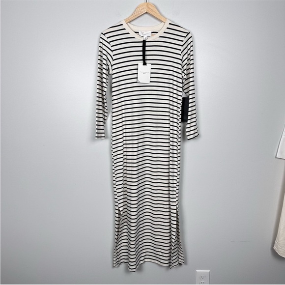 POMANDER PLACE Navy Stripe Gio Maxi Dress - Picture 9 of 12